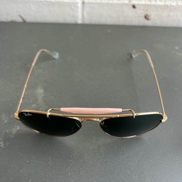 Ray-ban womens aviator sunglasses. - Picture 2 of 6